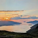 Kaldfjord Sea House Villa