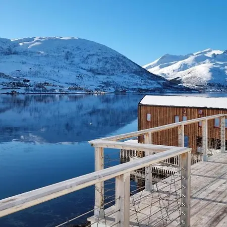 Kaldfjord Sea House Villaer