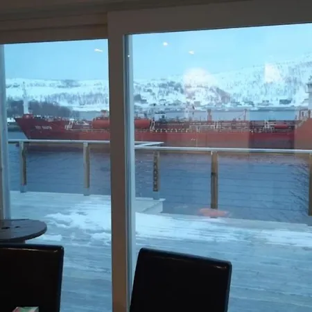 Kaldfjord Sea House *