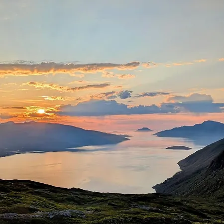 Kaldfjord Sea House Villaer
