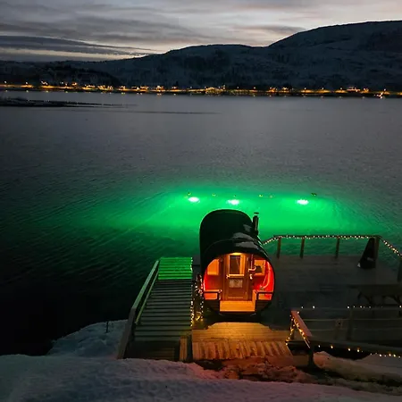 Kaldfjord Sea House Villaer