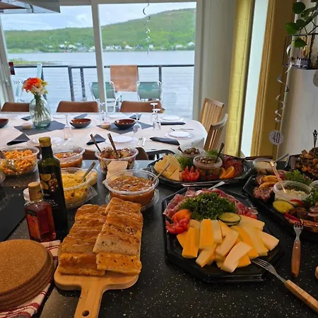 Villaer Kaldfjord Sea House *