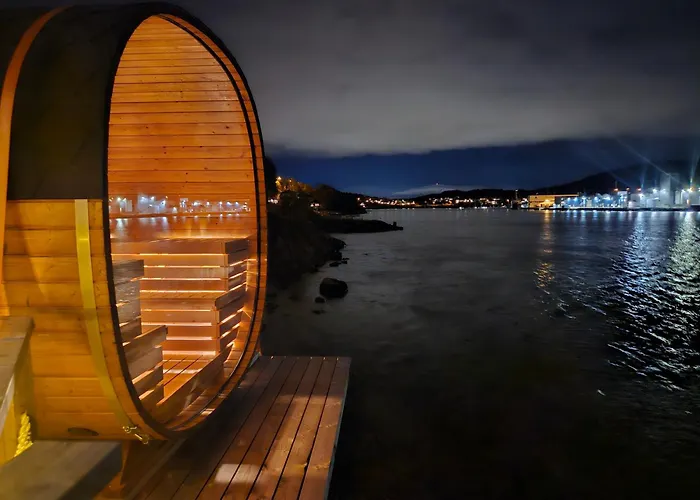 Kaldfjord Sea House Villa *