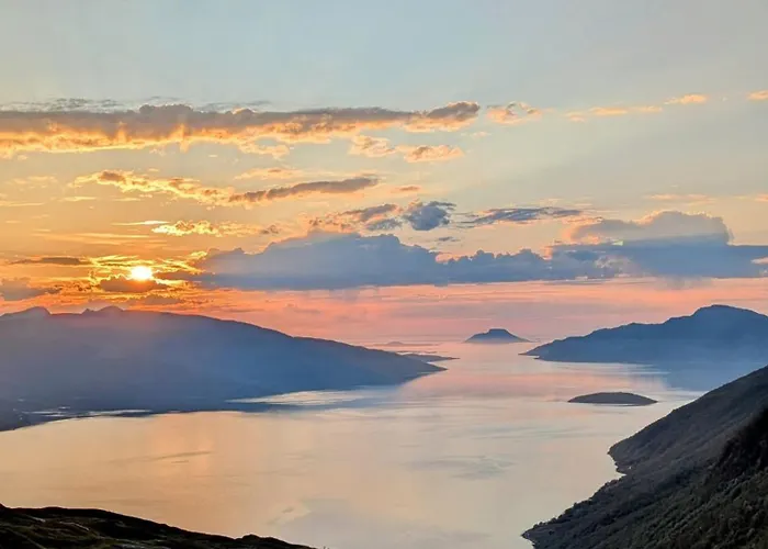 Kaldfjord Sea House Villa